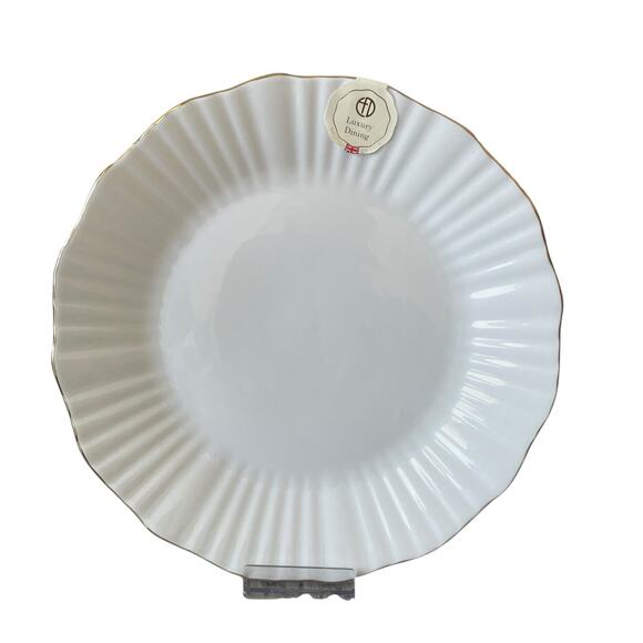 Eaton Fine Dining Porcelain Dinner Plates 11in Set of 4 Aubrey White Gold Trim - Picture 10 of 10